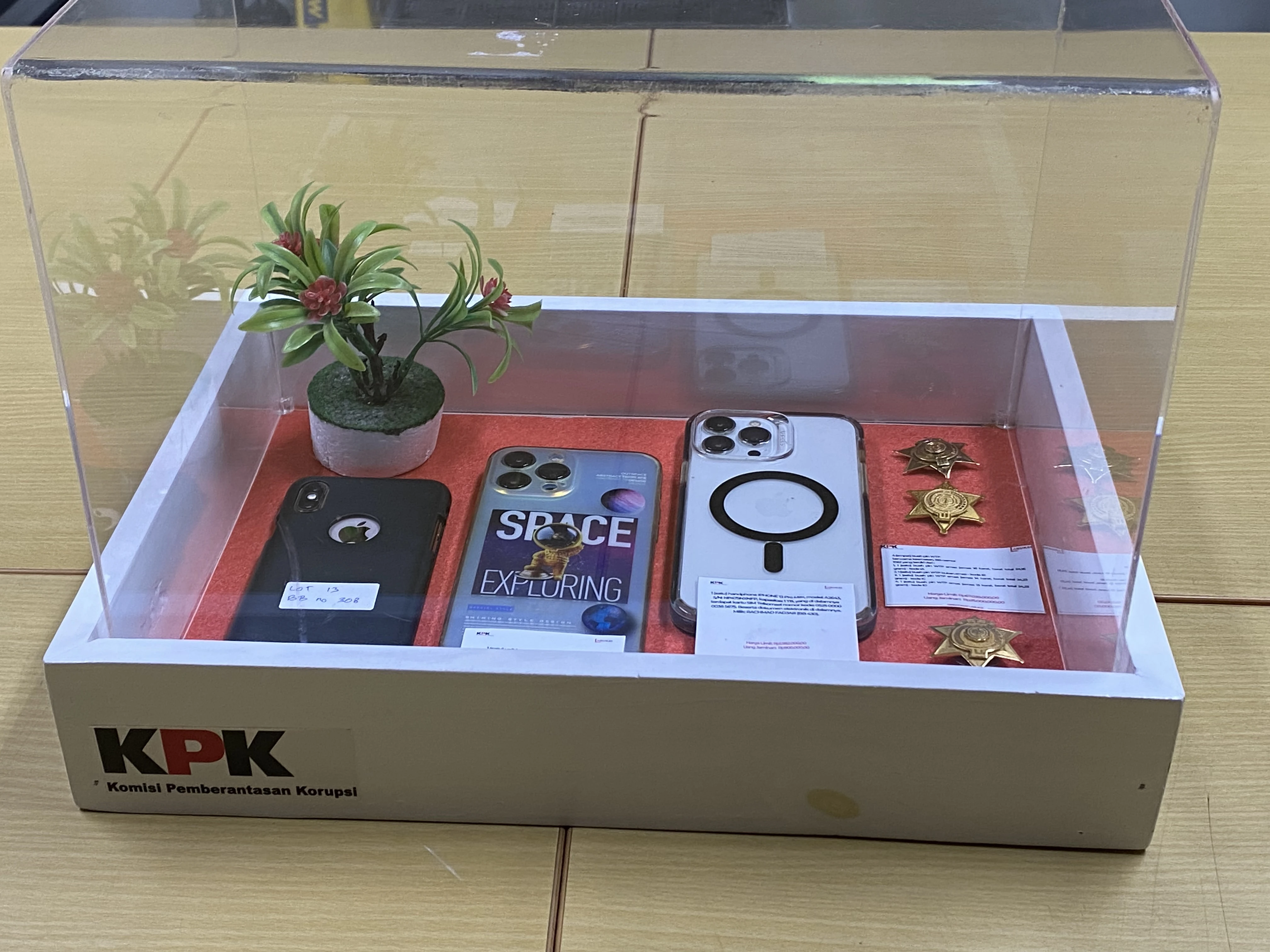 KPK Lelang Paket Pin WTP Emas Milik Syahrul Yasin Limpo hingga Mesin Kopi Mewah