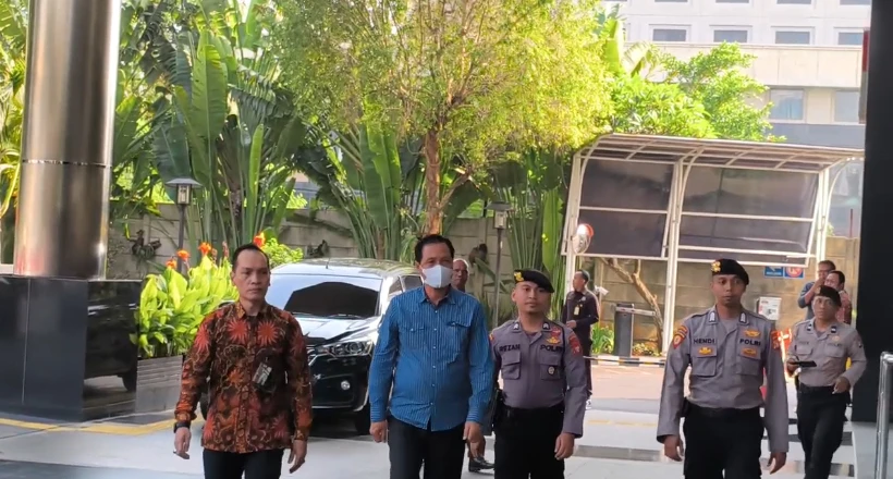 Usai OTT, Bupati Muara Enim Edison Tiba di Gedung KPK