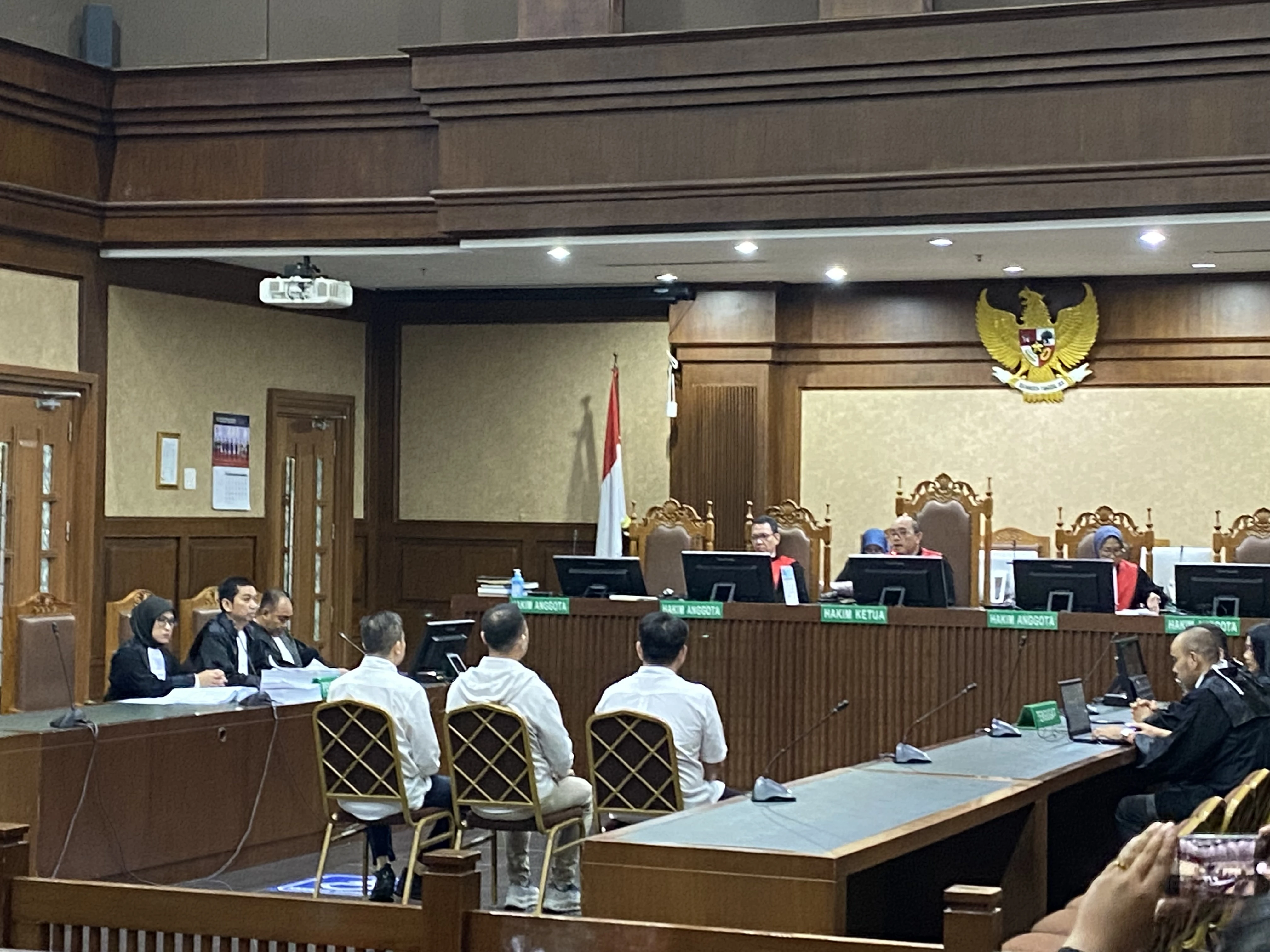 HRD BlueRay Cargo Ngaku Tulis Kode Amplop untuk Bea Cukai