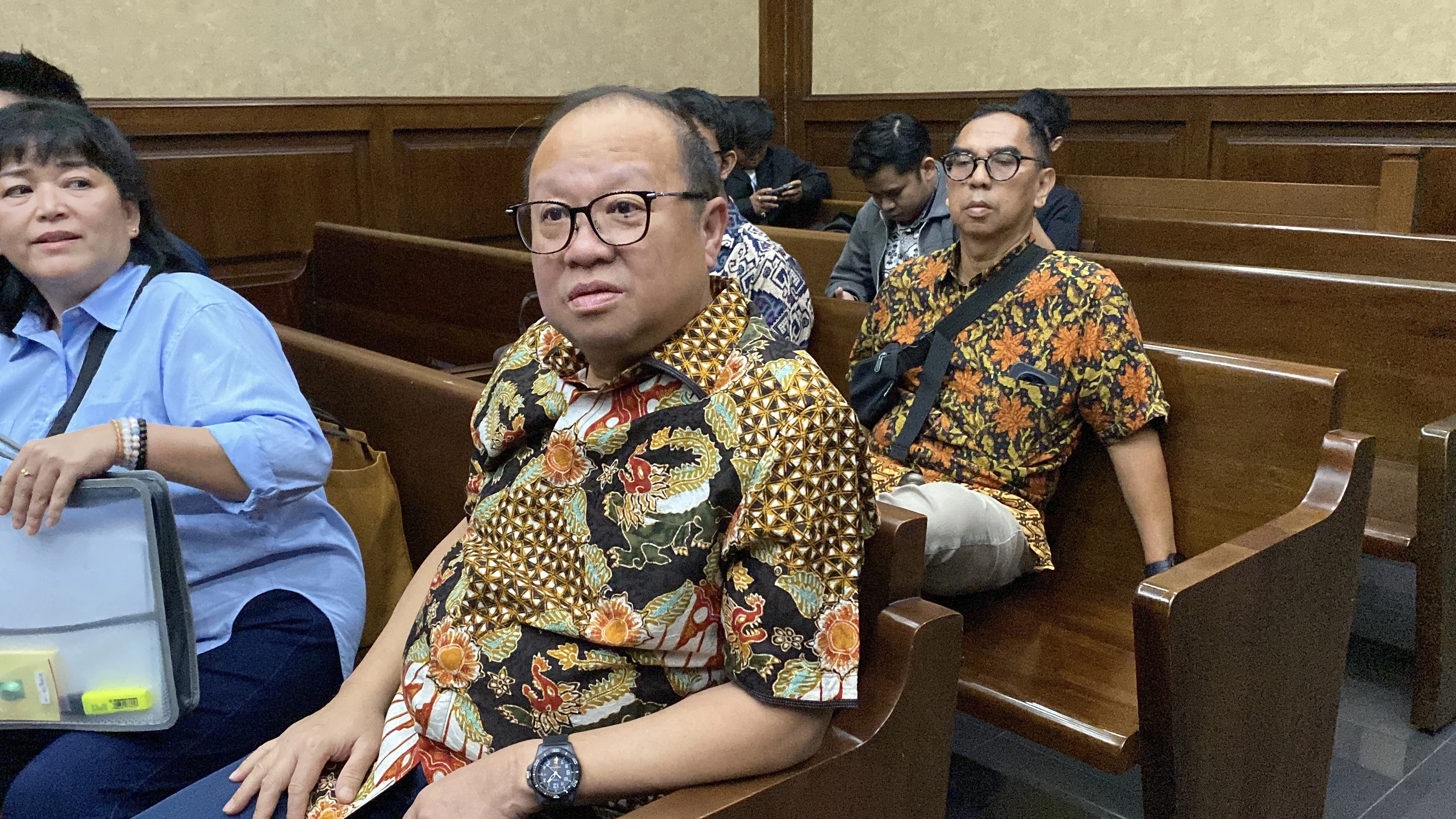 Uang Korupsi Dipakai Berjudi dan Beli Barang Mewah Jadi Hal yang Beratkan Hukuman Hendarto