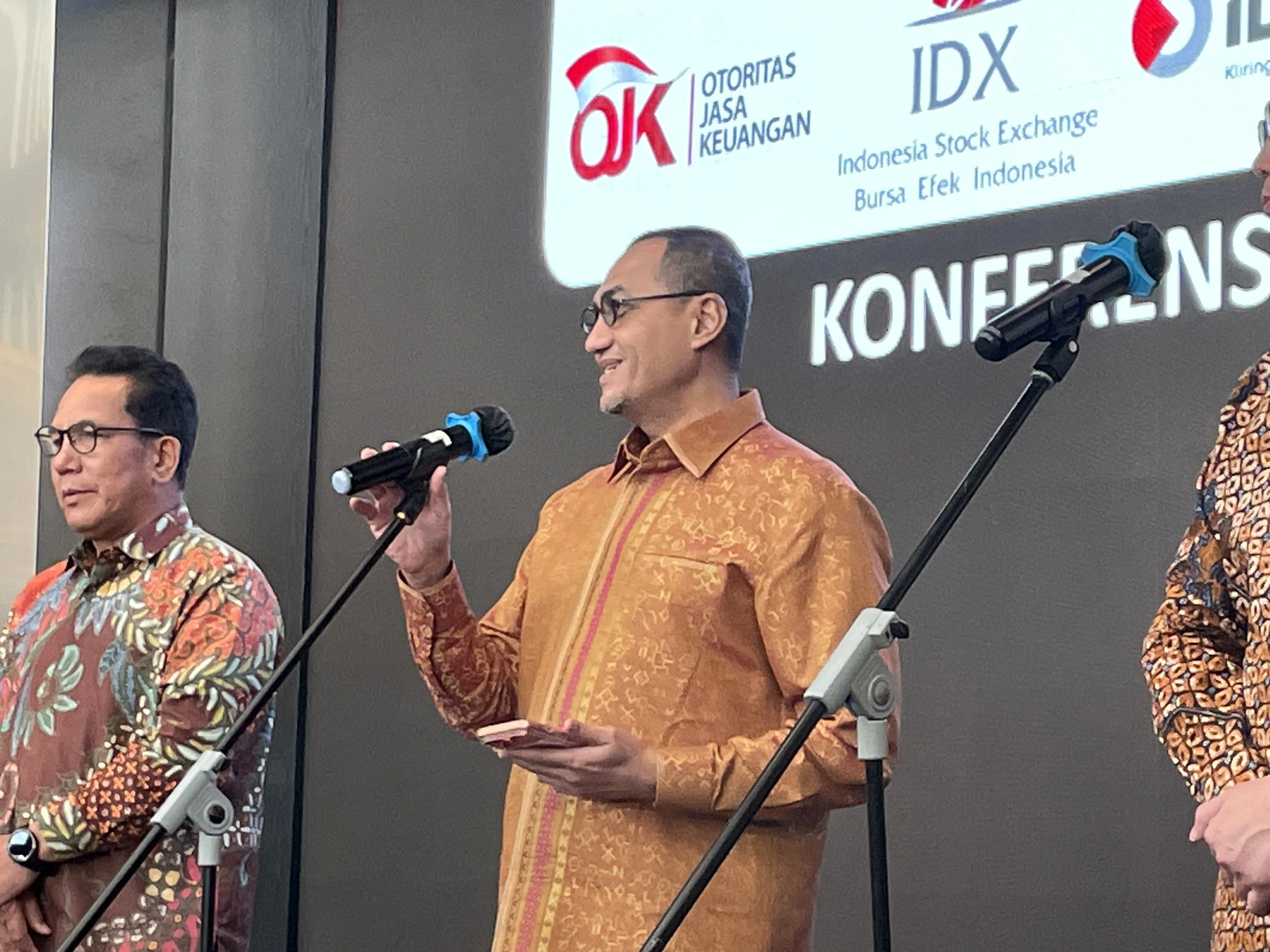 OJK Minta Investor Tak Panik Jelang Pengumuman MSCI 19 Juni