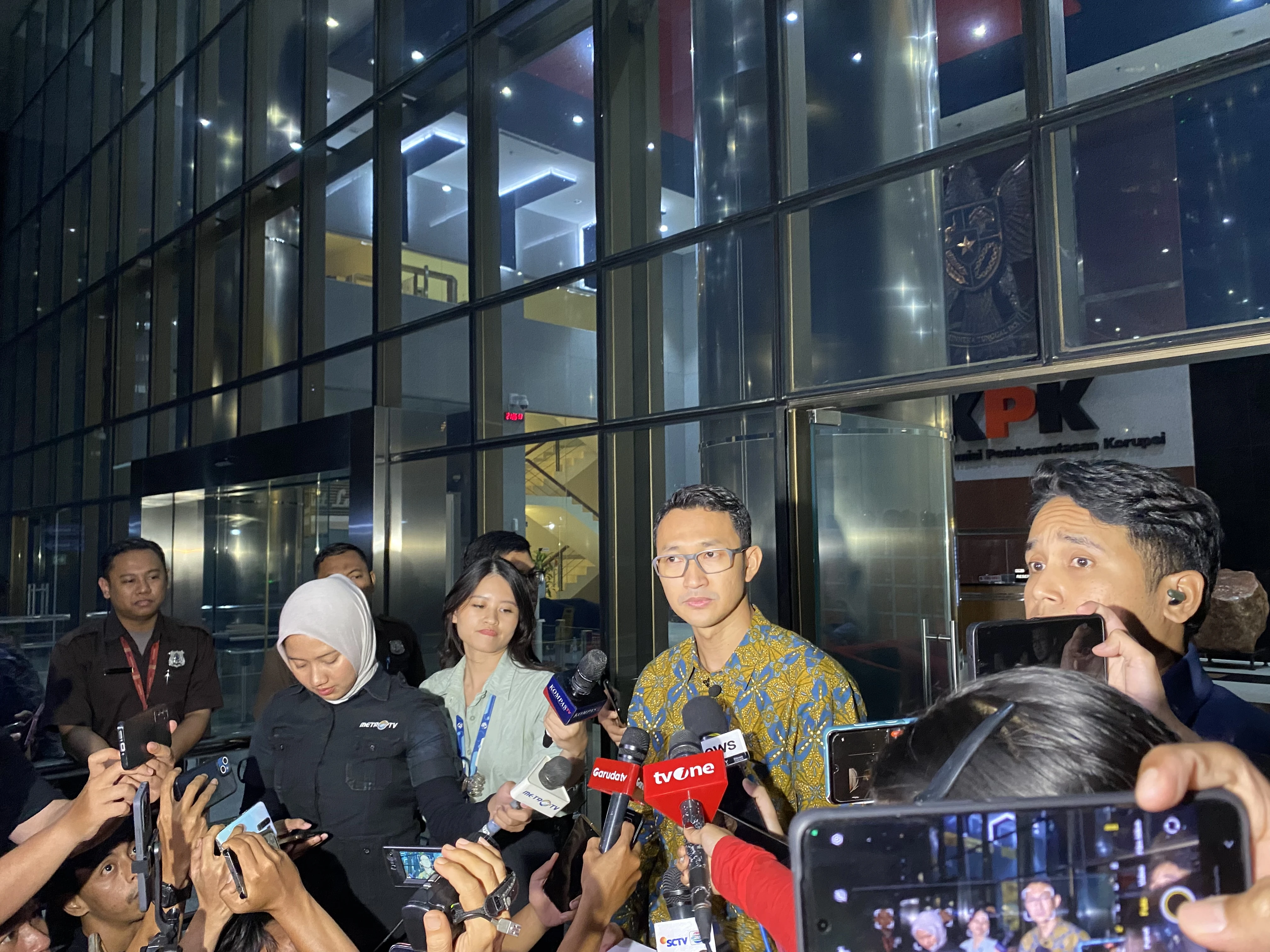 Penggeledahan di Kantor Gubernur Riau, KPK Amankan Dokumen dan Barang Bukti Elektronik