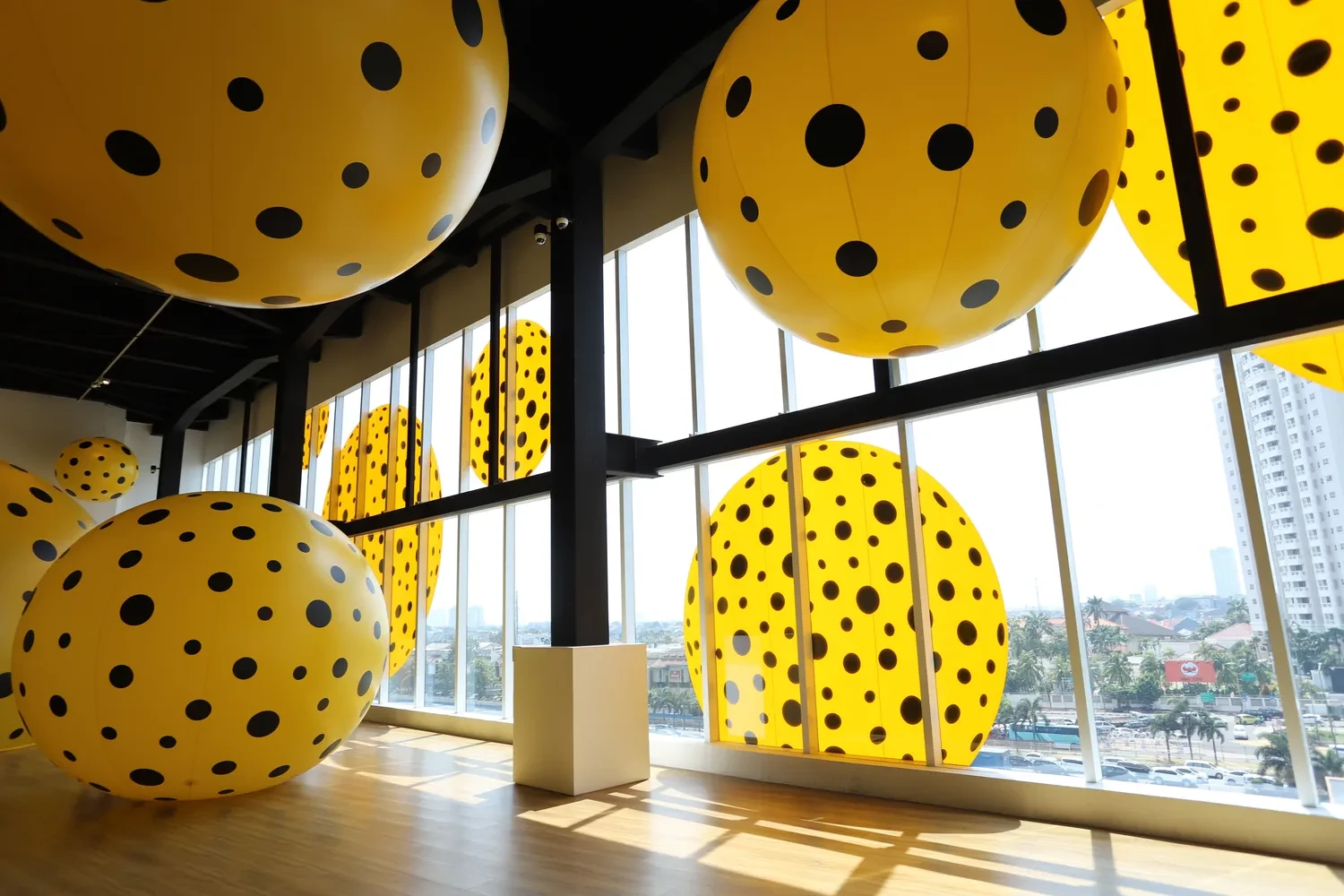 Siapa Yayoi Kusama? Seniman Jepang di Balik Polkadot dan Infinity Mirror