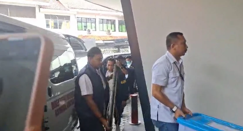 Barang Bukti dari Kepolisian Resmi Diserahkan ke Kejagung Terkait Perkara Febrie