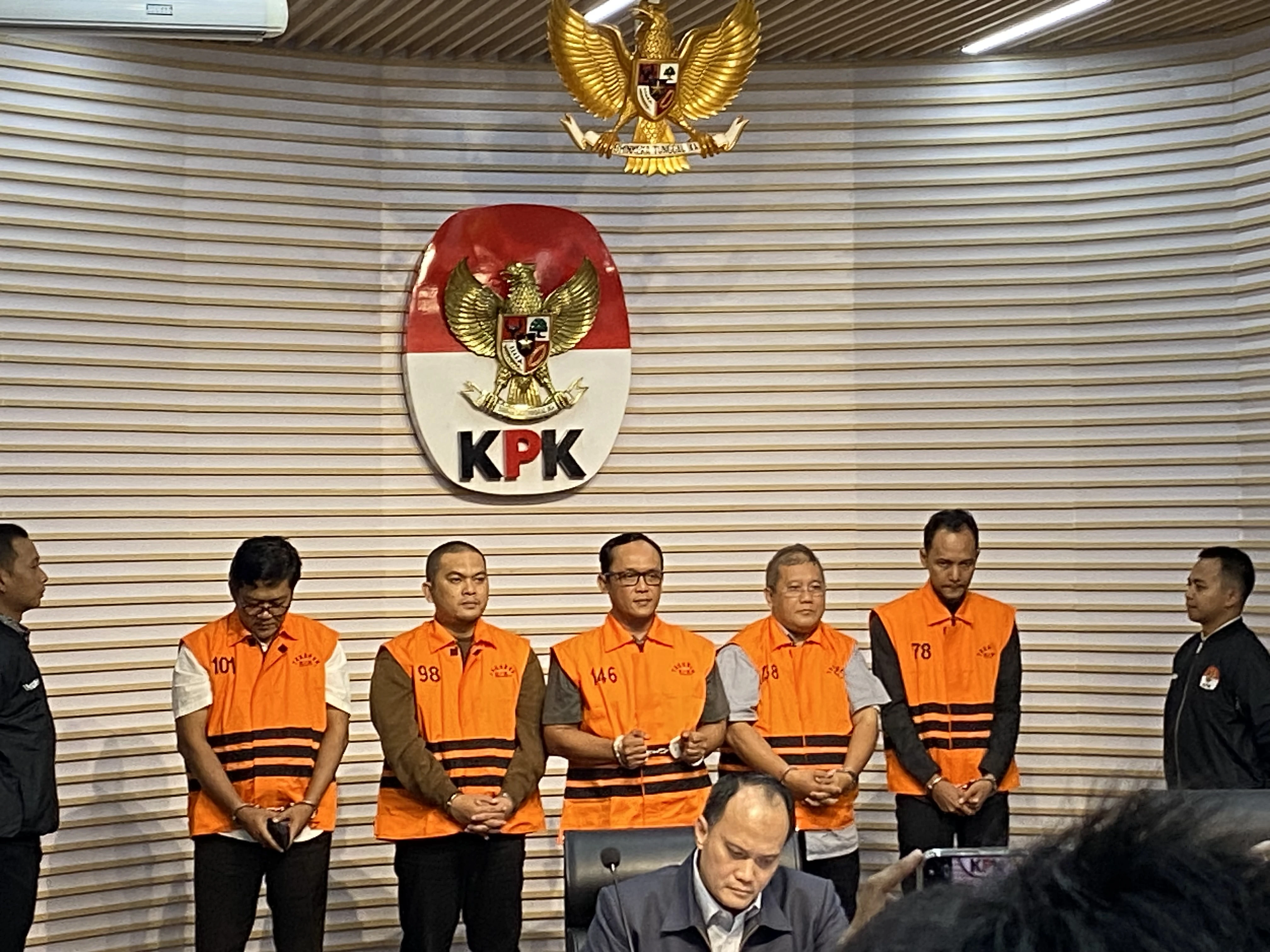 Kronologi OTT Bupati Lampung Tengah, Rugikan Negara Rp5,75 Miliar