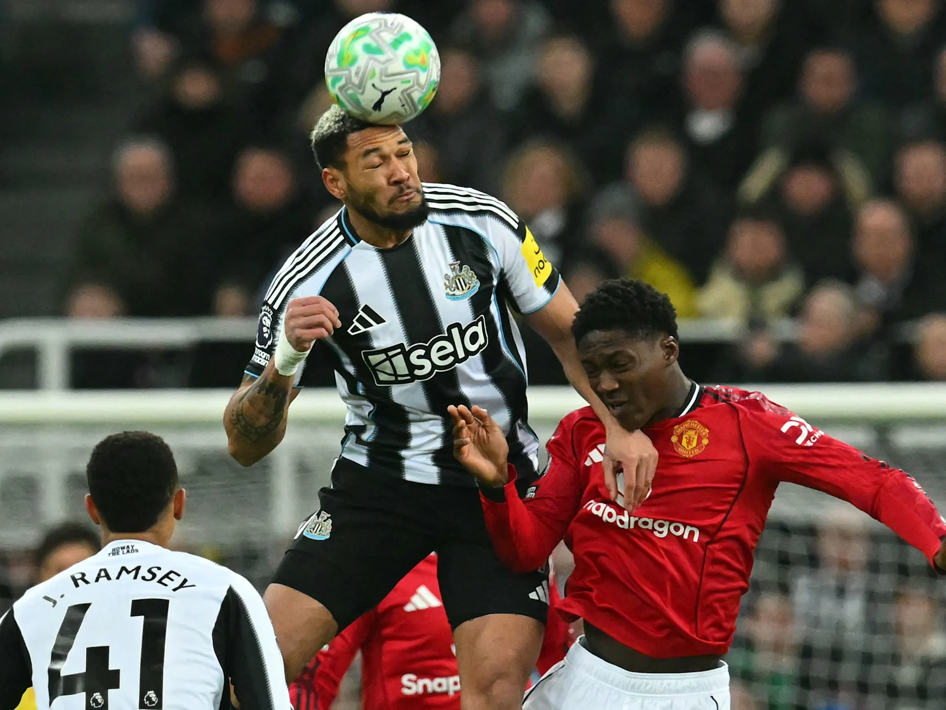 Newcastle Raih Tiga Poin Usai Kalahkan Setan Merah Manchester United 2-1