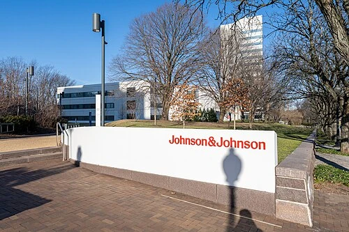 Johnson & Johnson Bayar Rp99,33 Triliun Selesaikan Gugatan Bedak Talc