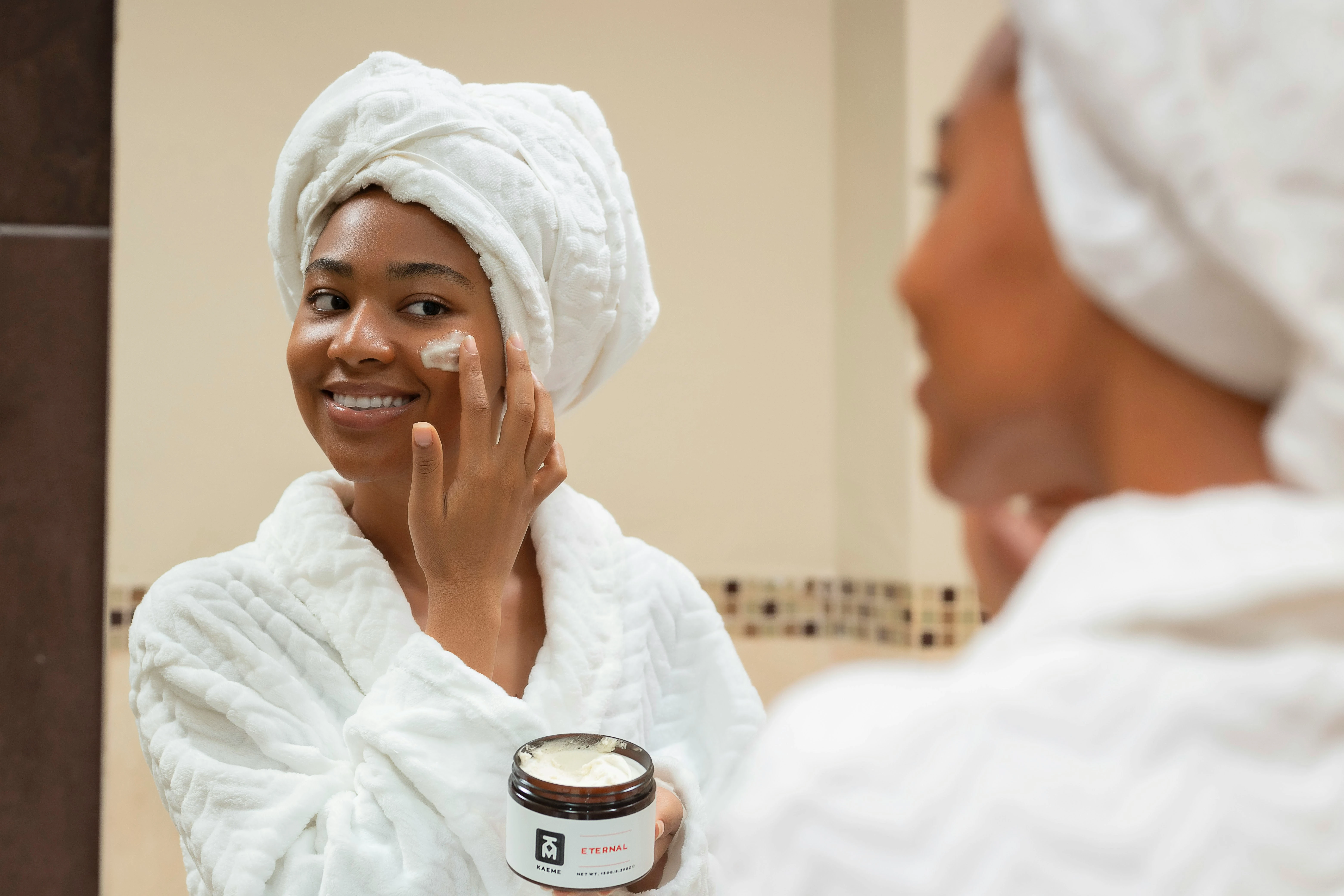 10 Bahan Aktif Skincare yang Nggak Boleh Dipakai Bersamaan, Biar Nggak Salah Layering