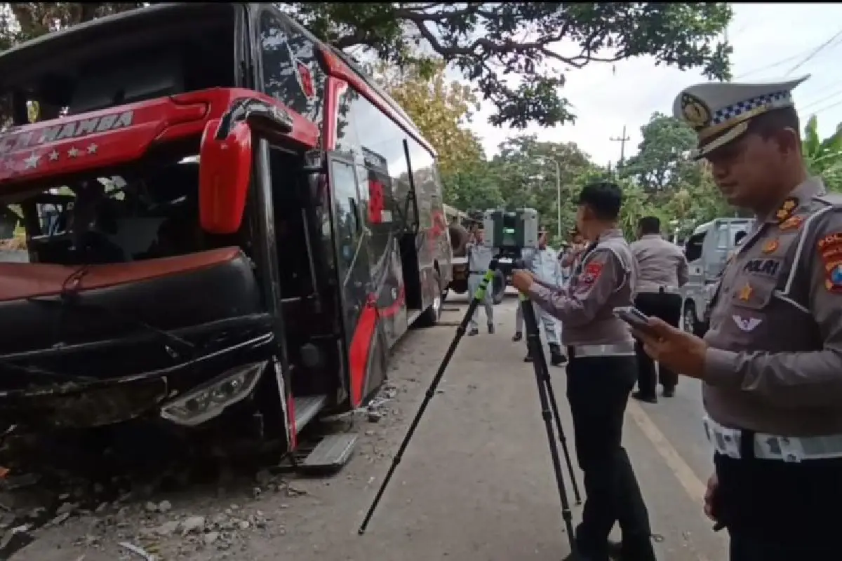 Kronologi Kecelakaan Bus Bromo, 8 Penumpang Rombongan RS Bina Sehat Jember Tewas