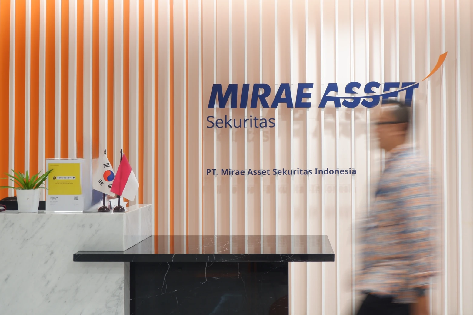 Usut Kejahatan Mirae Asset, OJK Sita dan Bekukan Saham Rp14,5 Triliun