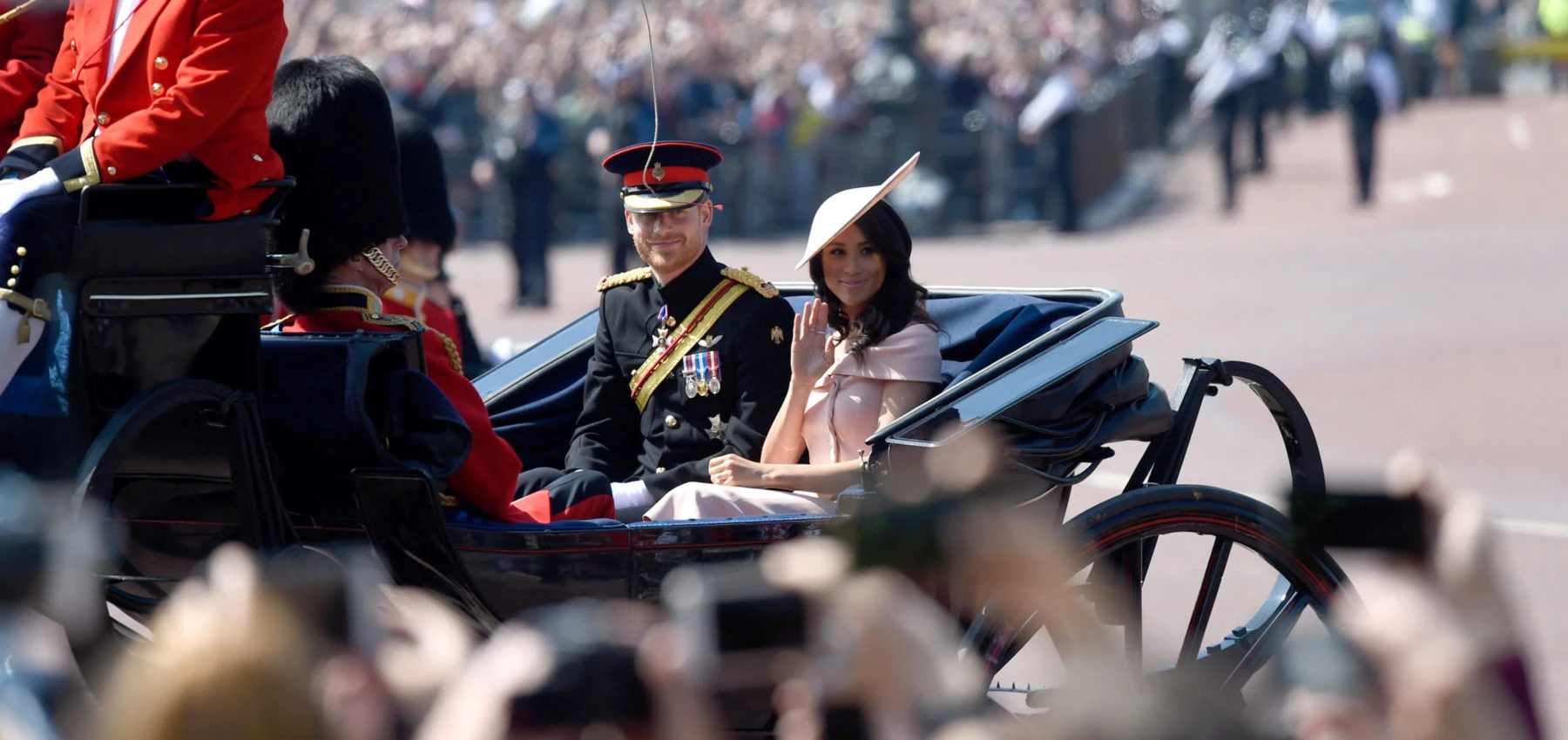 Pangeran Harry dan Meghan Resmi Lepas Gelar Kerajaan