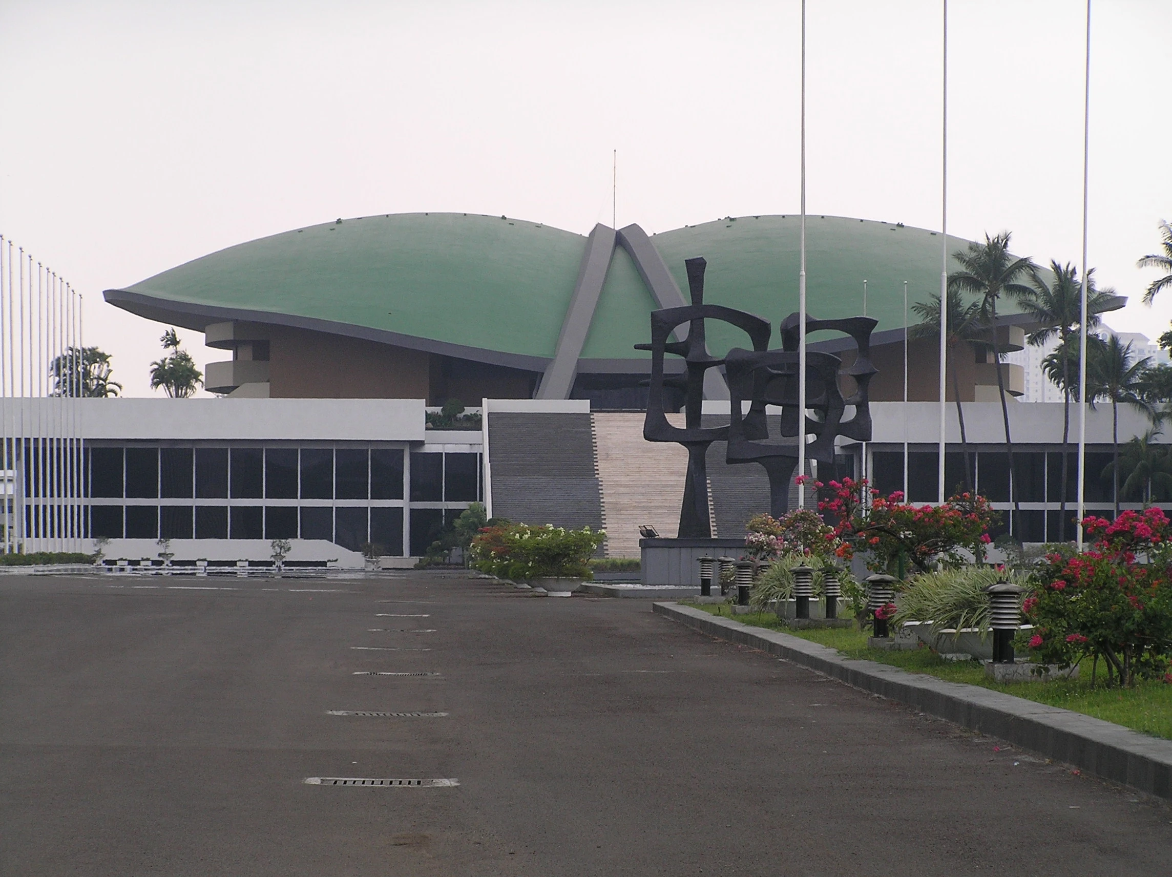 Purbaya, Destry, dan Dony Temui DPR Bahas RAPBN 2027