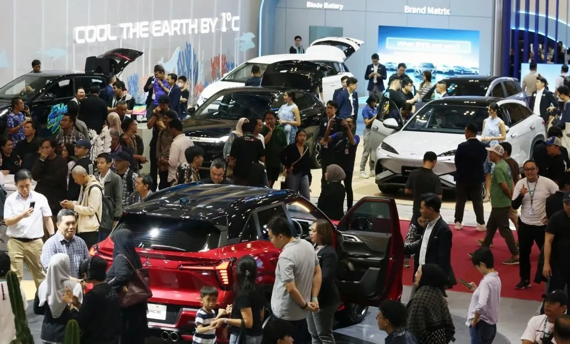 Selisik Perang Harga Mobil Listrik dan Risiko Pasar yang Tidak Inklusif