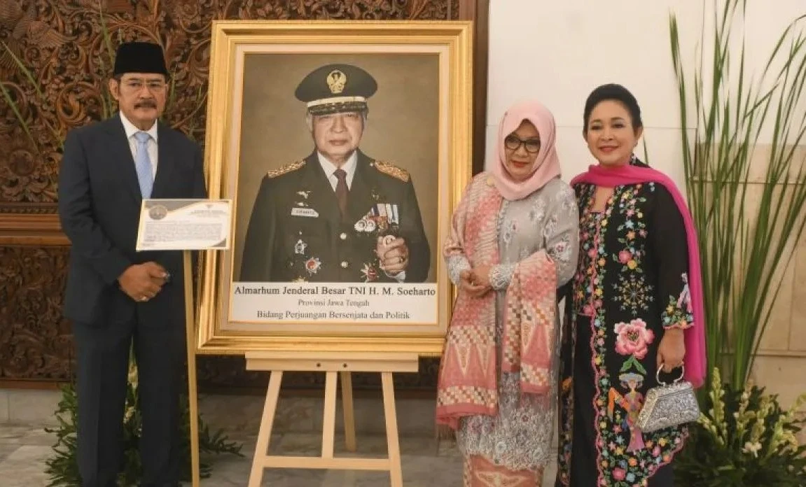 Gelar Pahlawan Soeharto Dinilai 'Putihkan' Dosa Orba