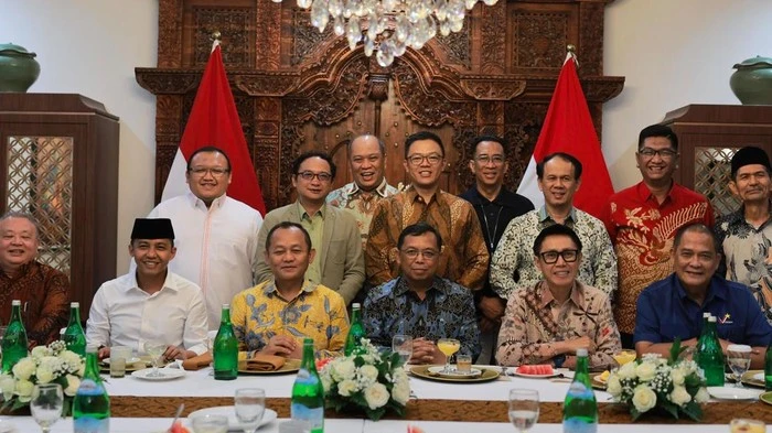 Pertemuan para sekjen partai di kediaman Sekjen Gerindra Sugiono. Foto istimewa