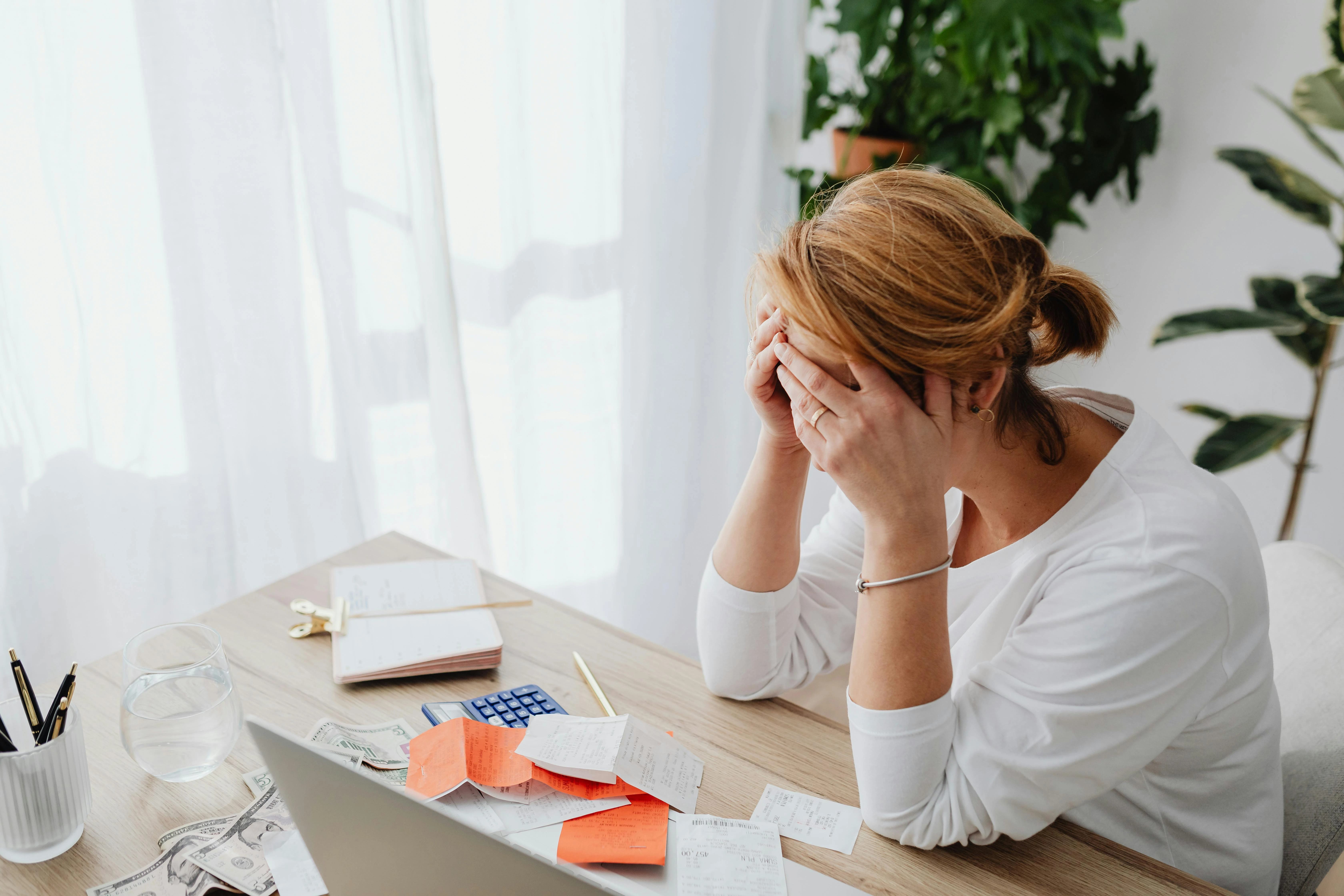 Mengapa Perempuan Lebih Mudah Stres soal Finansial,  Ini Penyebab dan Cara Menghadapinya