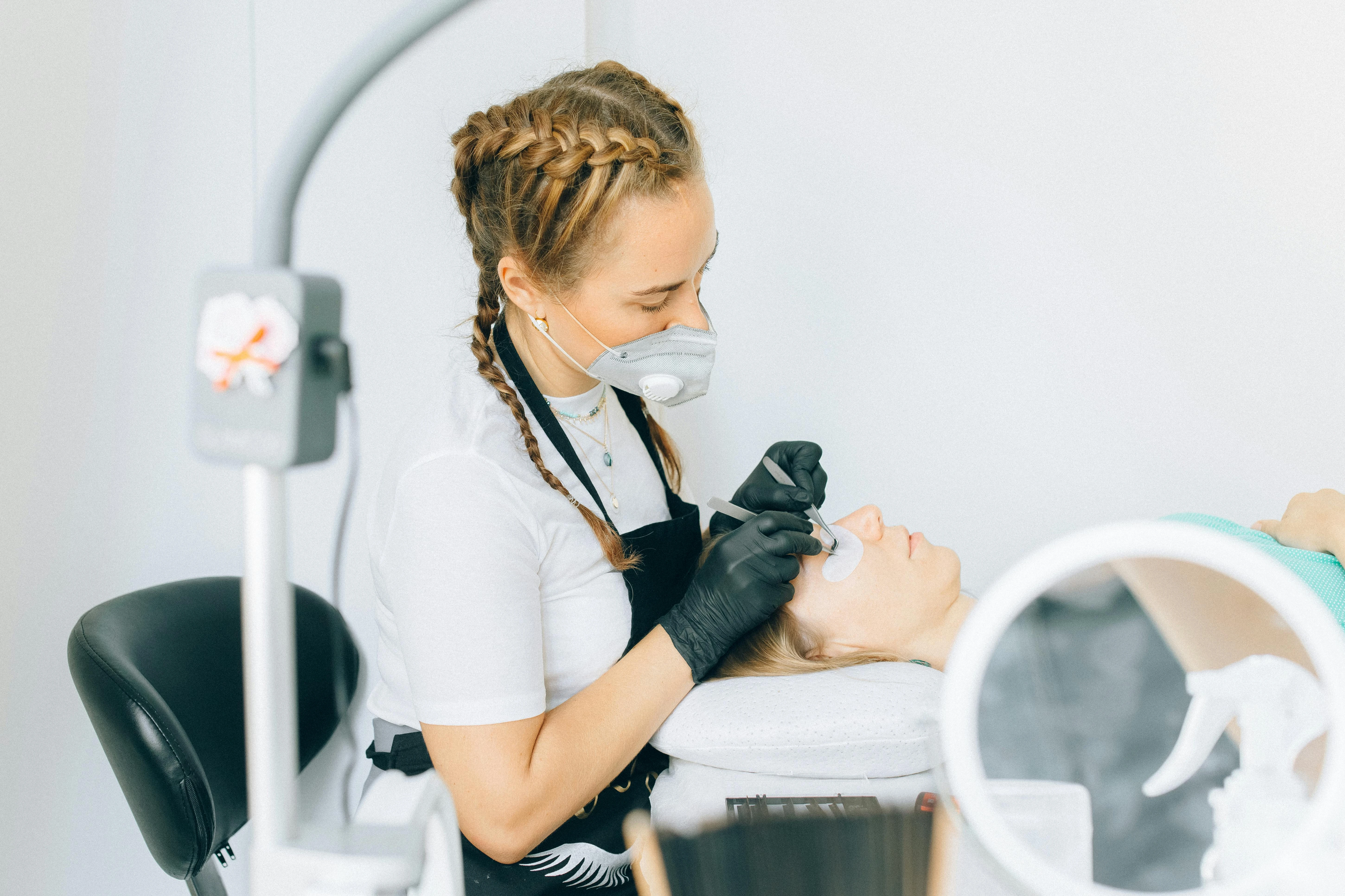 7 Treatment Wajah Paling Populer di Klinik Kecantikan, Mana yang Pernah Kamu Coba?