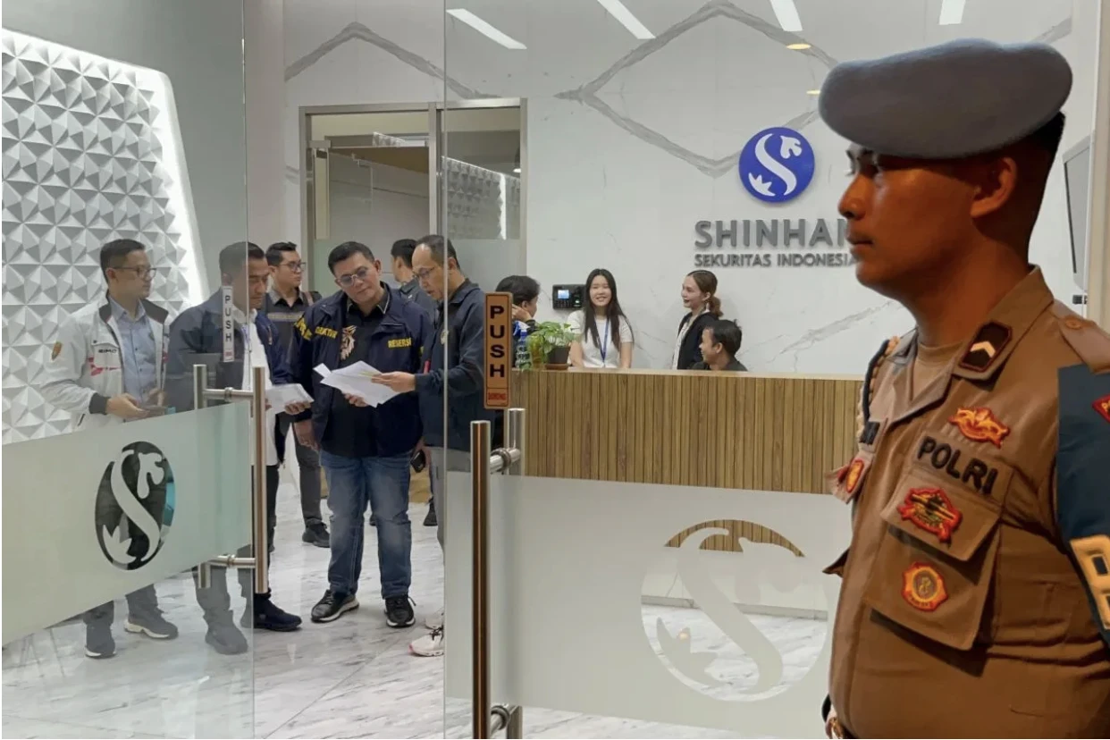 Bareskrim Geledah Kantor Sekuritas di Jaksel, Ada Apa?