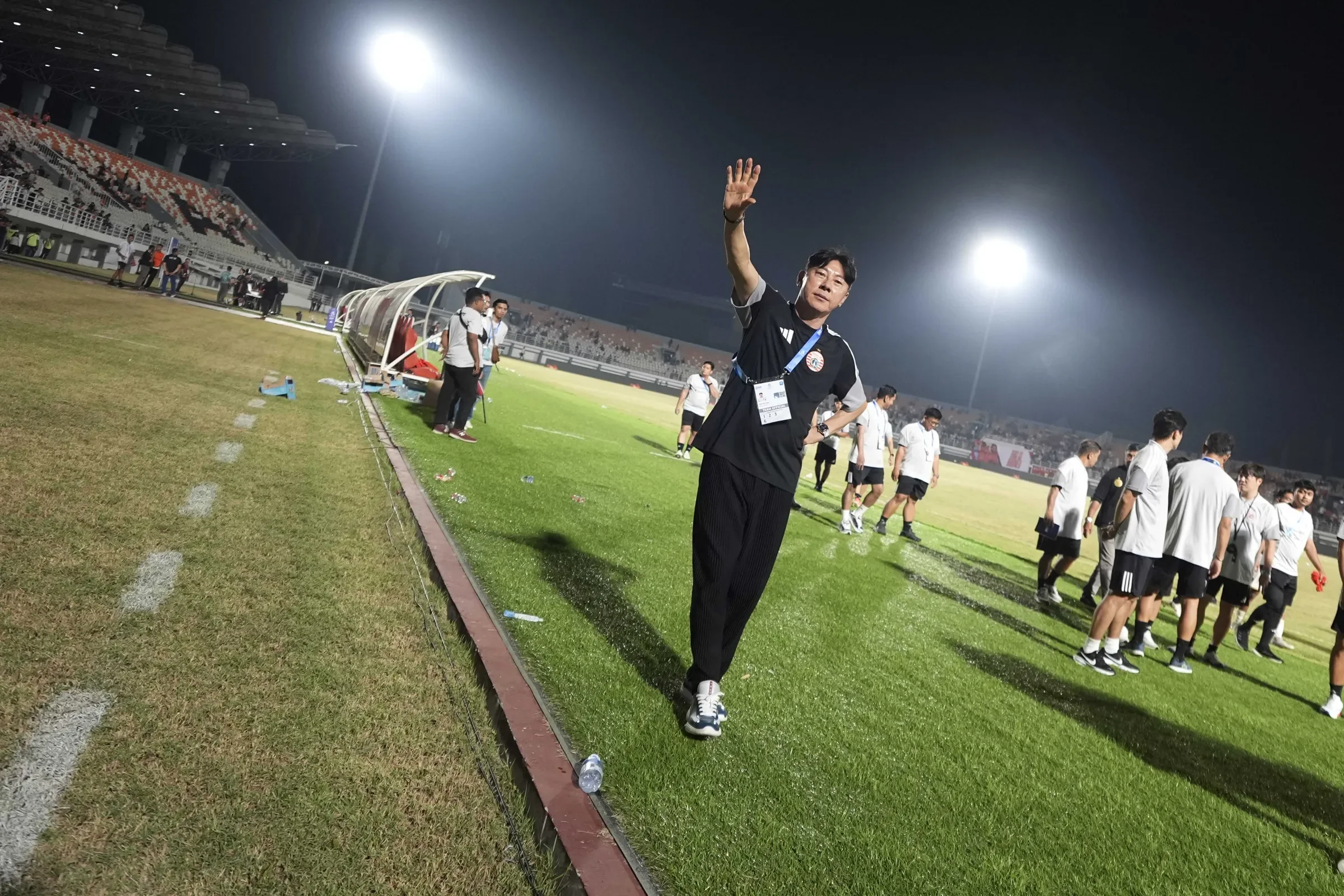 TIM UTAMA SHIN TAE-YONG INGATKAN ARTI DUKUNGAN DI LAGA PERSIJA VS PERSIB