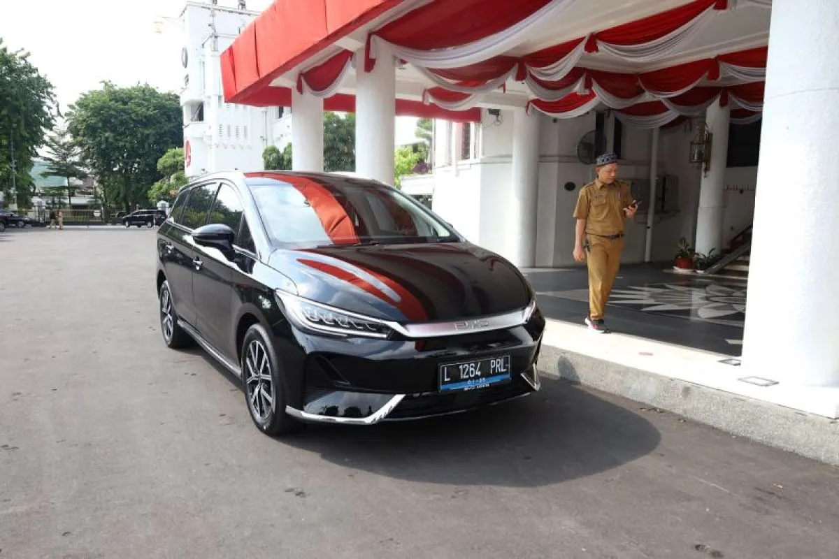 Pemkot Surabaya Percepat Peralihan Kendaraan Dinas Listrik, Ini Rencana Wali Kota Eri Cahyadi