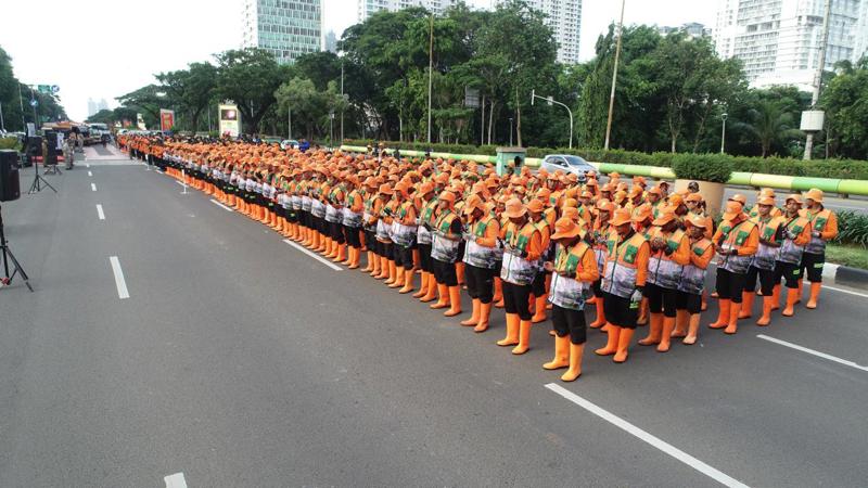 DLH DKI Kerahkan 2.100 Petugas Kebersihan Saat HUT ke-80 TNI