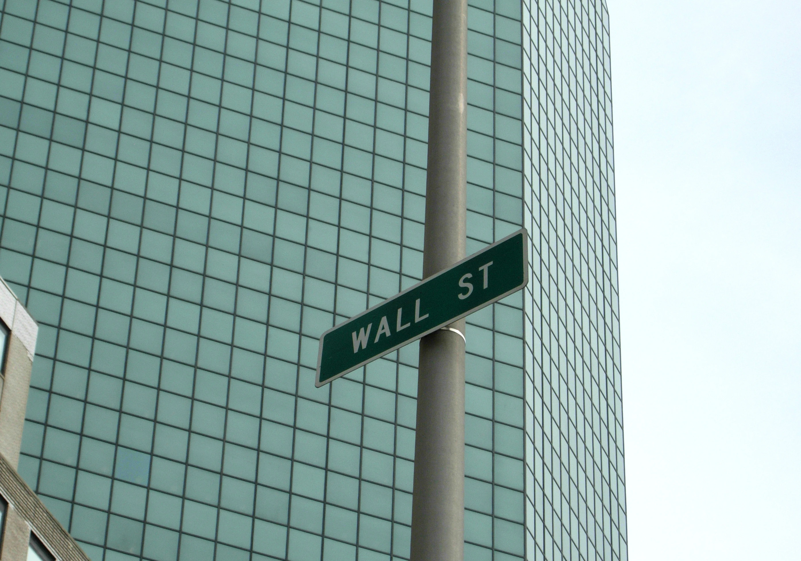 The Fed Naikkan Suku Bunga, Wall Street Rontok