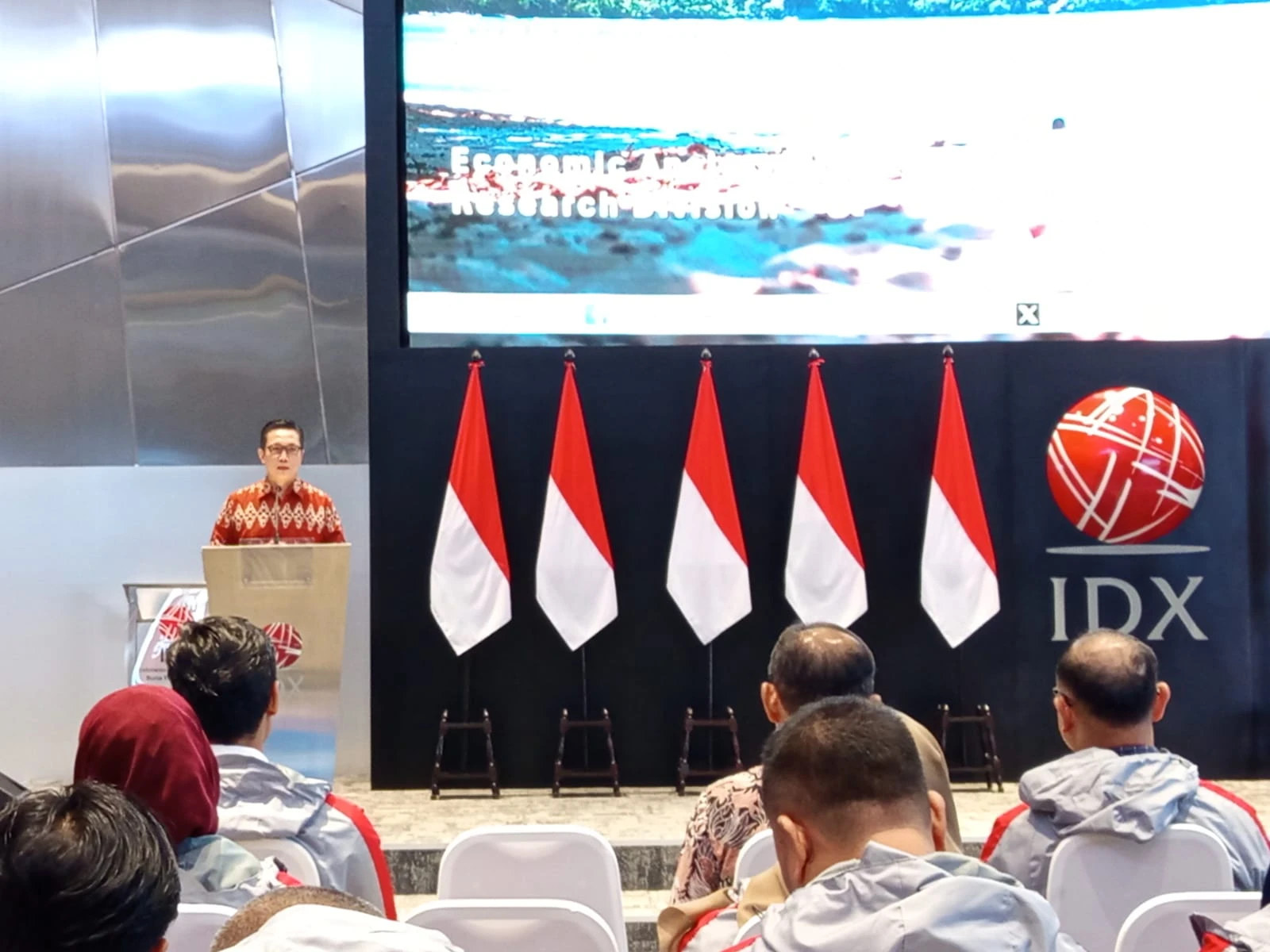 Mengenal Jeffrey Hendrik: Sosok di Balik Lonjakan Investor & Inovasi Bursa Efek Indonesia
