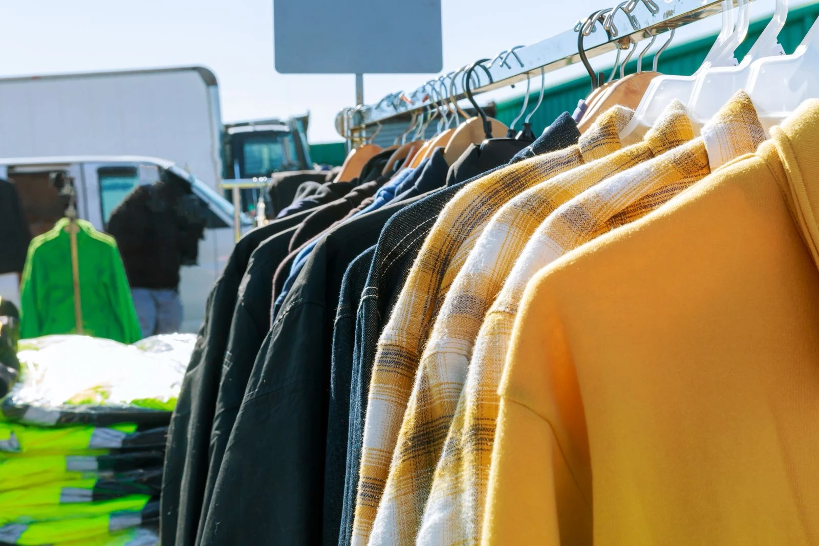 Hati-hati Thrifting Online, Jual Pakaian Bekas Impor Bisa Ditindak