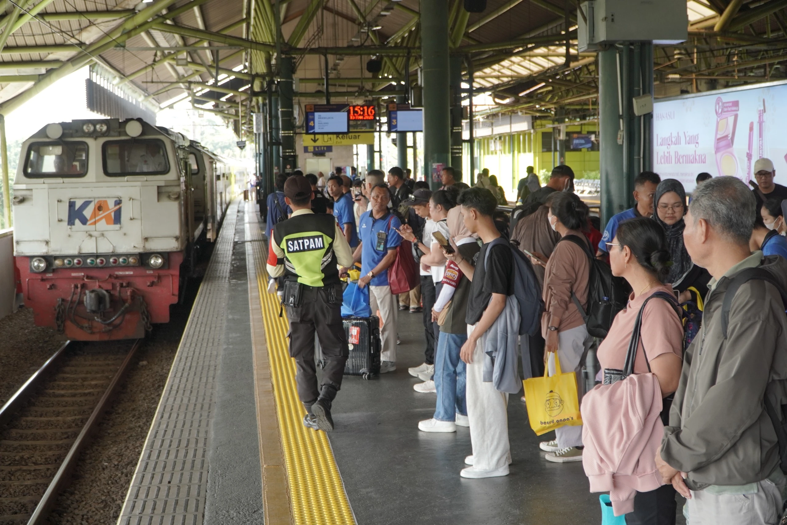Tingkat Keterisian Kursi Kereta Api Capai 69%, Tiket Mudik 11-20 Maret Nyaris Habis