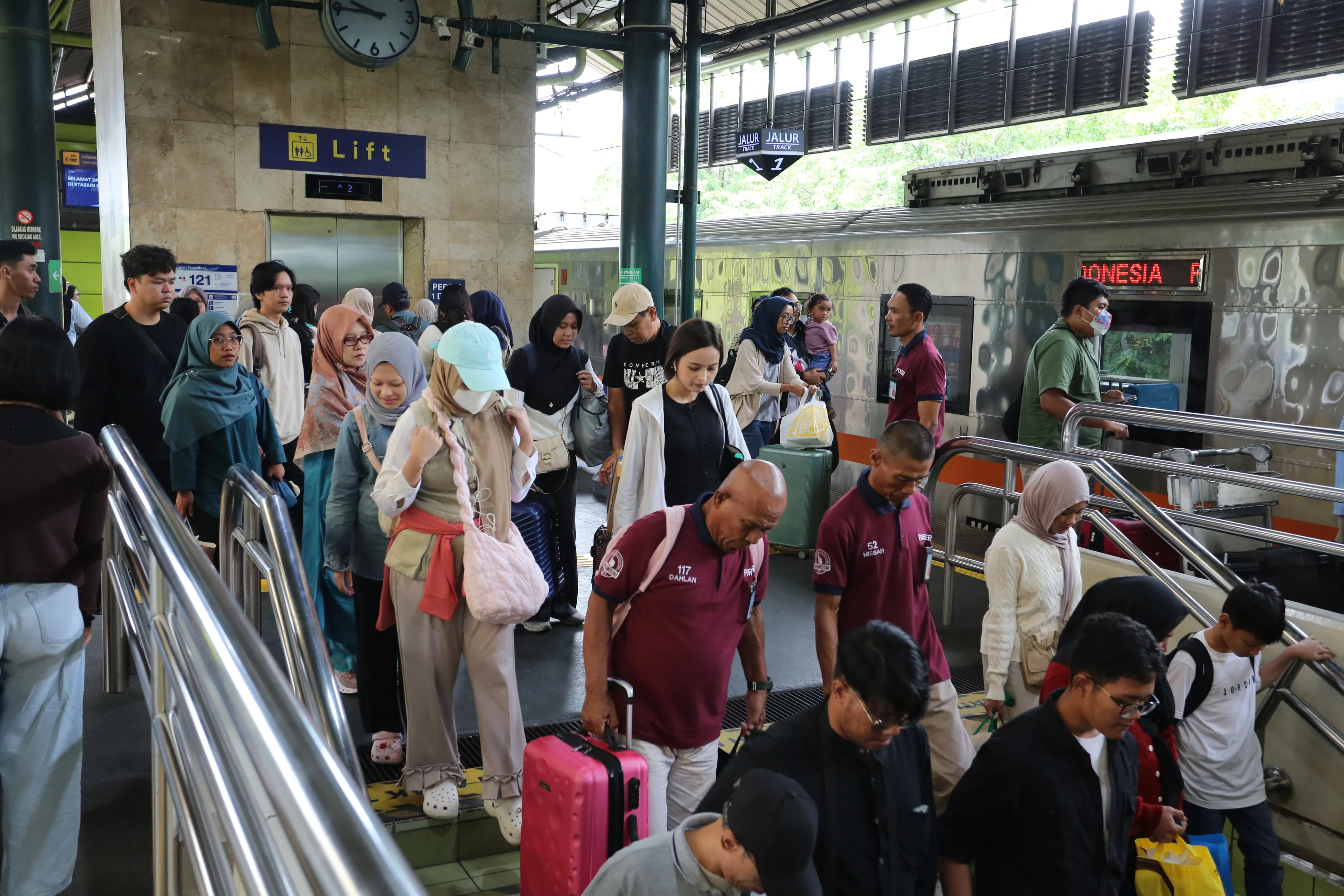 KAI Jakarta: Total 1,05 Juta Orang Naik Kereta Api di Masa Angkutan Lebaran 2026