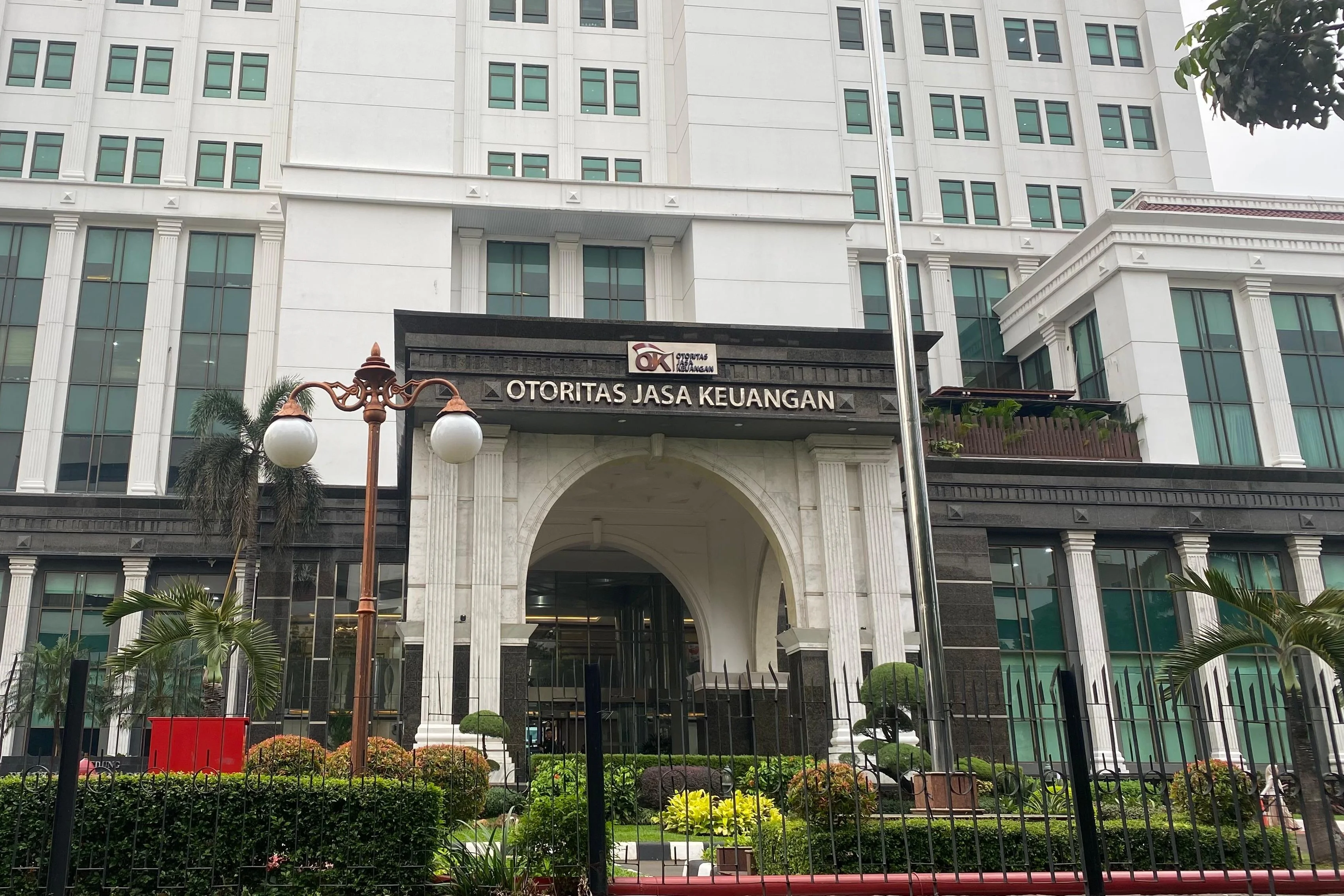 OJK Catat 42 Multifinance Punya NPF Gross di Atas 5%