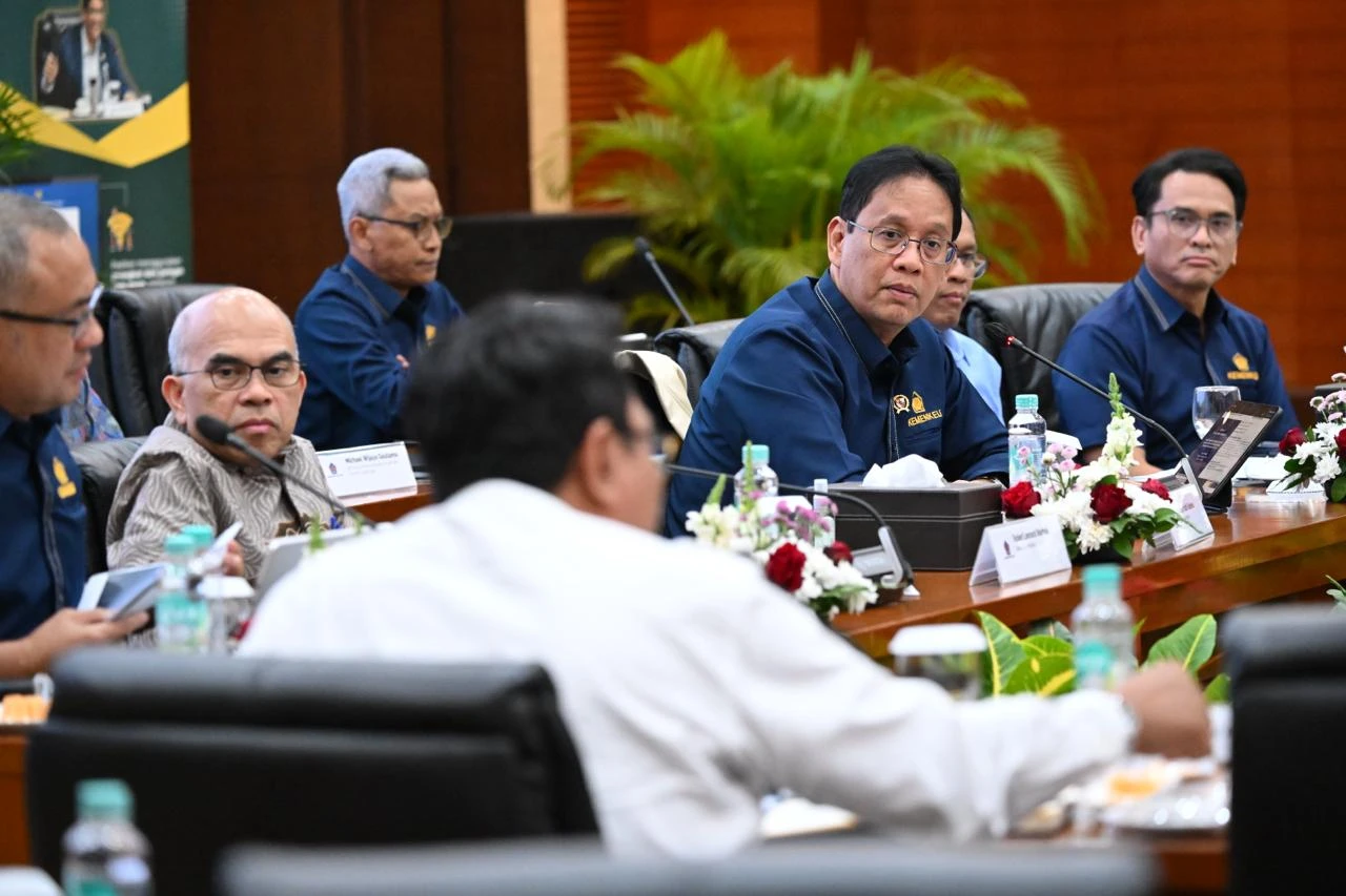 Purbaya Pimpin Sidang Debottlenecking, Soroti Biaya Logistik dan Izin Hutan