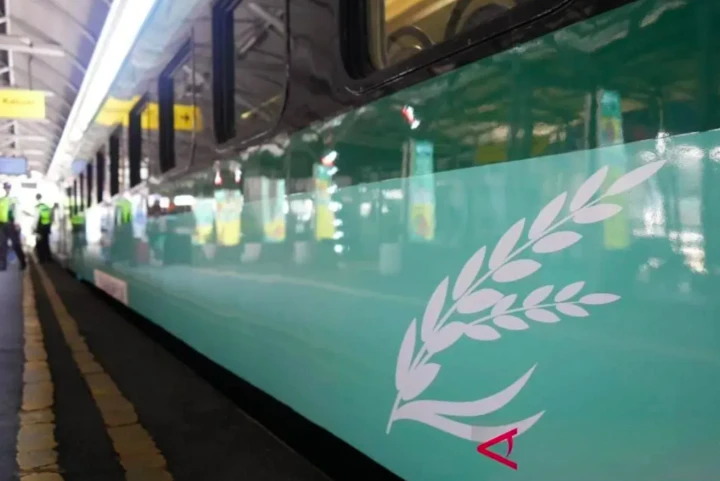 Kereta Khusus Pedagang dan Petani Resmi Beroperasi: Ongkos Hemat, Gerbong Luas!