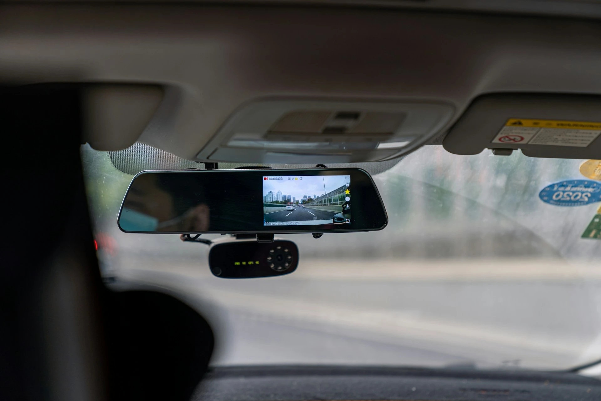 AI Pada Mobil, Dashcam Kini Bisa Analisis Kebiasaan Mengemudi